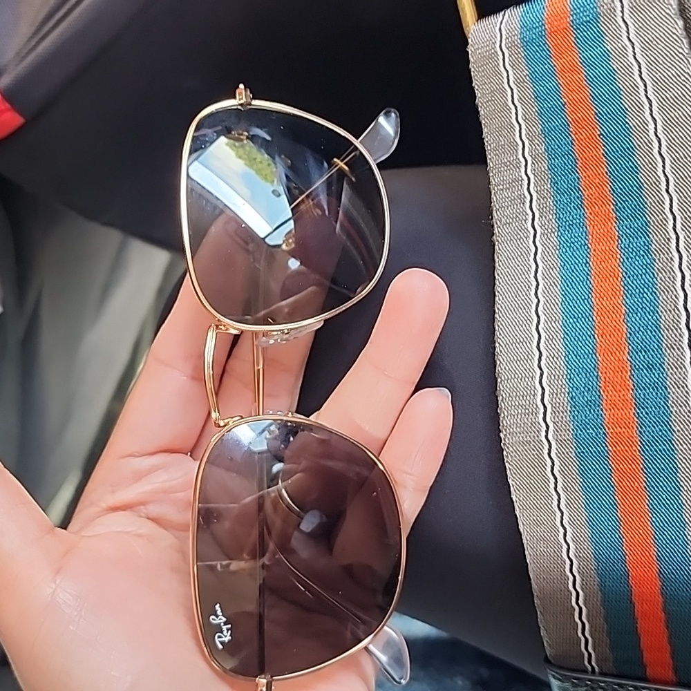Ray-Ban square sungasses